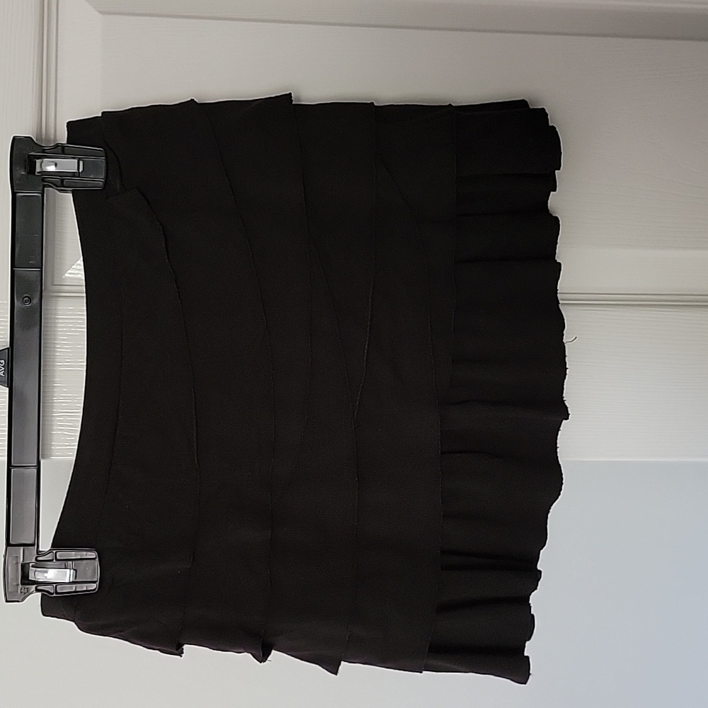 𝅺guess skirt